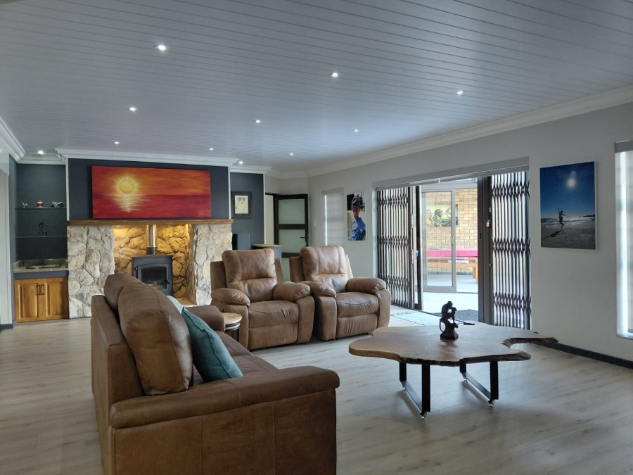 3 Bedroom Property for Sale in Stilbaai Wes Western Cape